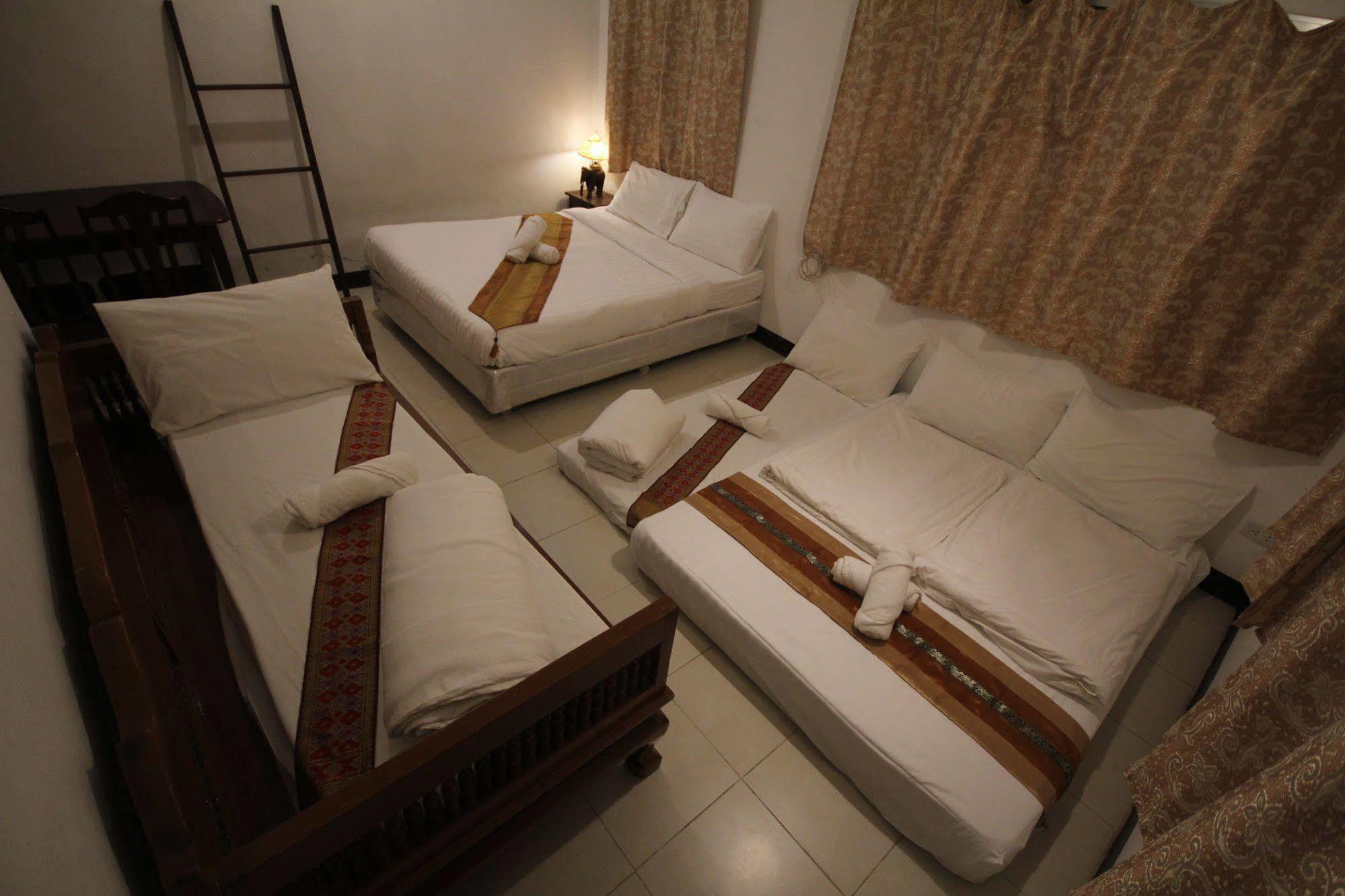 Ashi Poshtel Hostel Chiang Mai Exterior foto